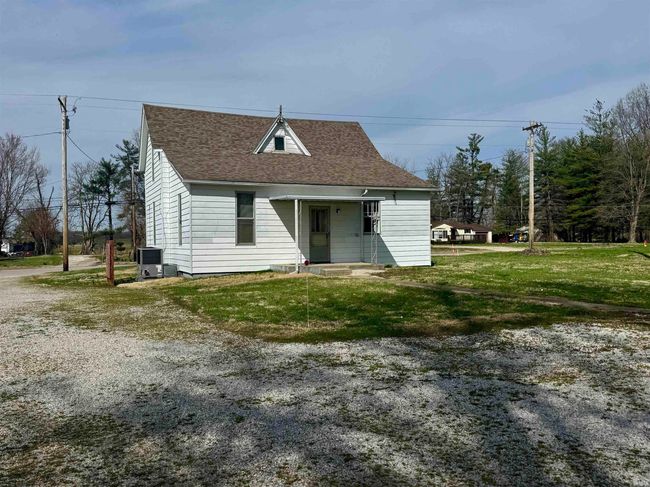 406 E Medcalf St, House other with 3 bedrooms, 1 bathrooms and null parking in Dale IN | Image 19