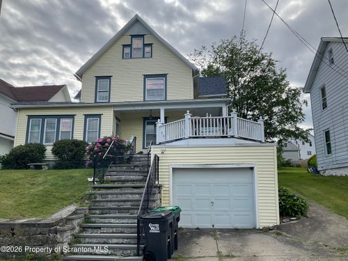 521 Delaware St, Forest City, PA, 18421-1407 | Card Image