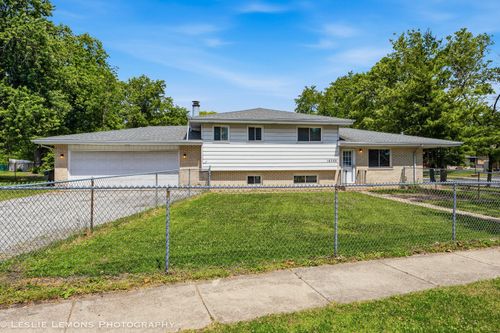16388 Terry Ln, Oak Forest, IL, 60452-4216 | Card Image