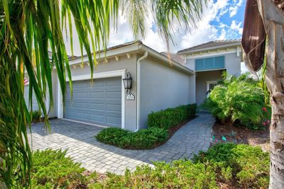 3206 Sky Blue Cove, House other with 2 bedrooms, 2 bathrooms and null parking in Bradenton FL | Image 3