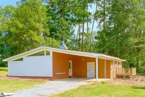 108 Northgate St, Greenwood, SC, 29649-9143 | Card Image