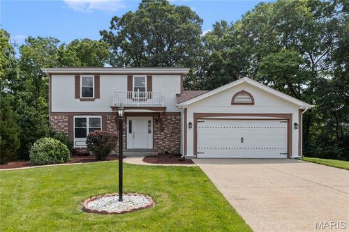 4 Edgecrest Ct, Saint Peters, MO, 63376-1936 | Card Image