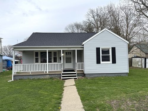 314 S Elm St, Arthur, IL, 61911-1220 | Card Image