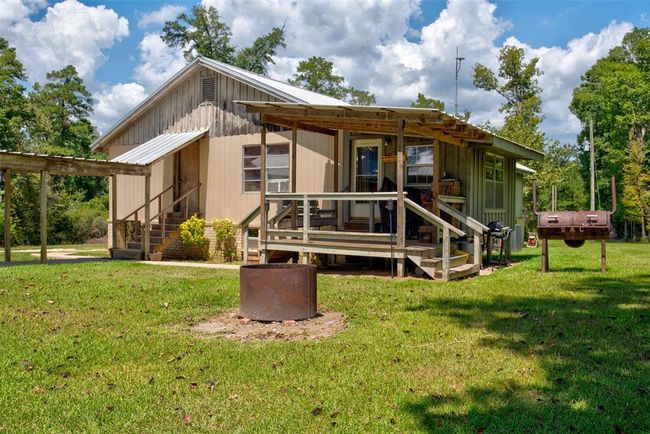 567 S Caney Loop, Home with 4 bedrooms, 2 bathrooms and 2 parking in Chester TX | Image 5