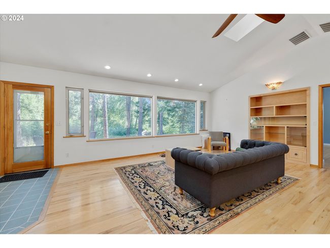 Living Room-Ceiling Fan | Image 15