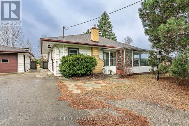 7401 Bond Rd, House other with 3 bedrooms, 2 bathrooms and 10 parking in Port Franks ON | Image 6