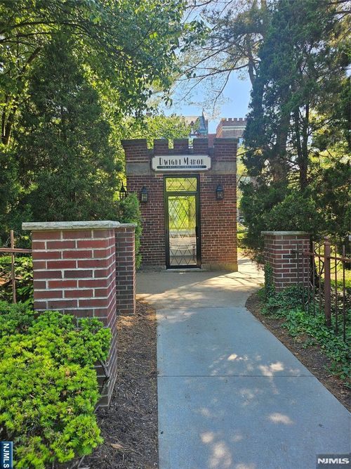 100 Palisade Ave, Bogota, NJ, 07603-1726 | Card Image