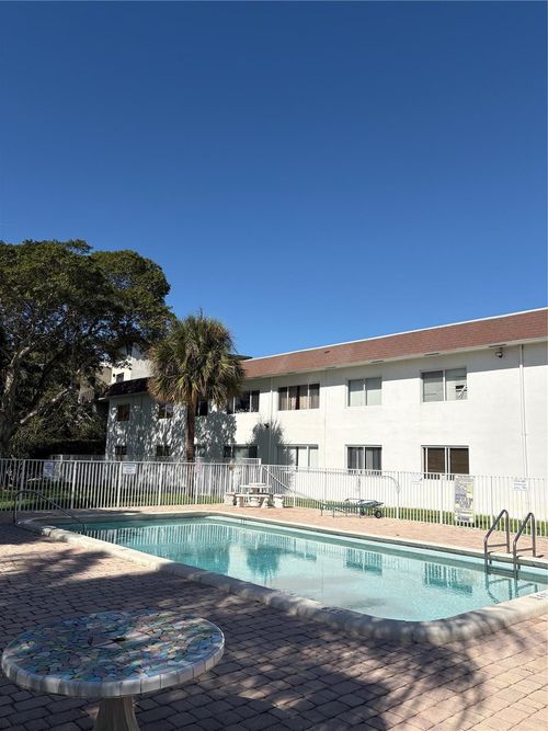 2-101 Se 6th Ave, Pompano Beach, FL, 33060-7257 | Card Image