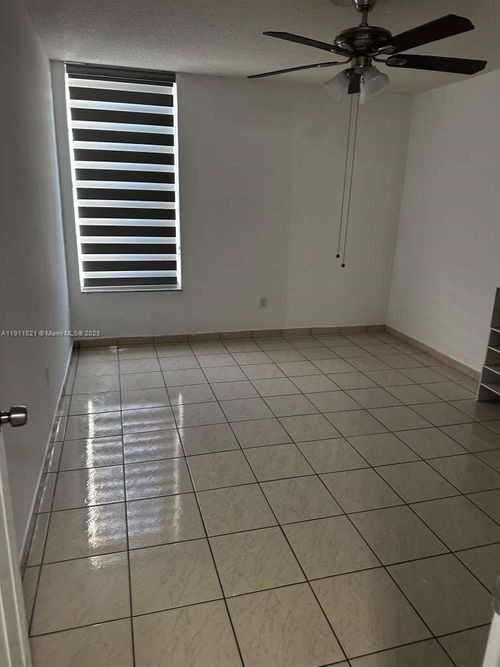 apt-413-210 Fontainebleau Blvd, Miami, FL, 33172-4573 | Card Image