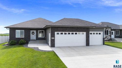 835 Melissa Ave, Harrisburg, SD, 57032-2745 | Card Image