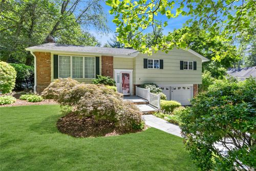 6 Primrose Ln, Huntington, NY, 11743-1345 | Card Image