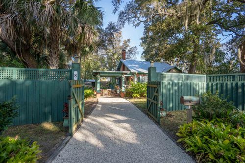 8 Park Ave, St Augustine, FL, 32084-2116 | Card Image