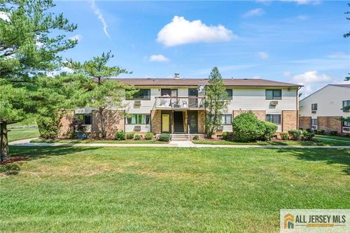 903-903 Cricket Ln, Woodbridge, NJ, 07095-1573 | Card Image