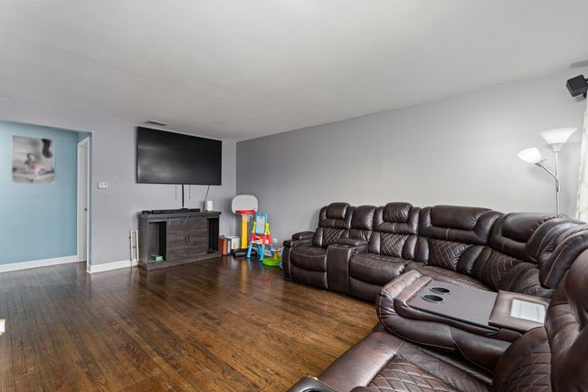 10155 Kildare Ave, House other with 3 bedrooms, 2 bathrooms and 2 parking in Oak Lawn IL | Image 8