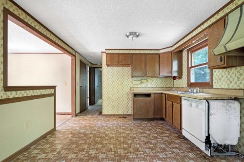 2579 Route 100, Plymouth, VT, 05056-9431 | Card Image