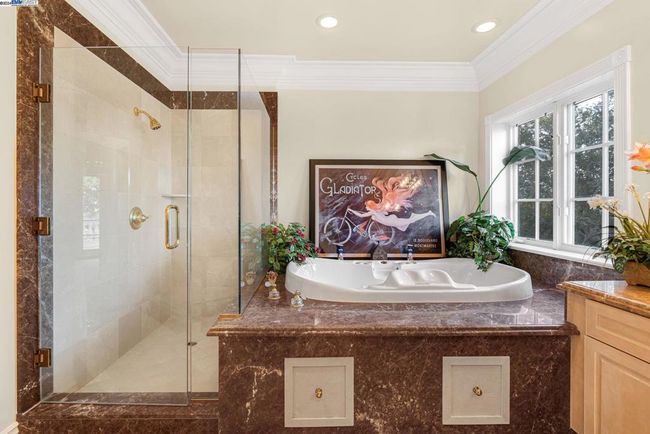 11 La Strada Ct, House other with 5 bedrooms, 5 bathrooms and 2 parking in Burlingame CA | Image 37
