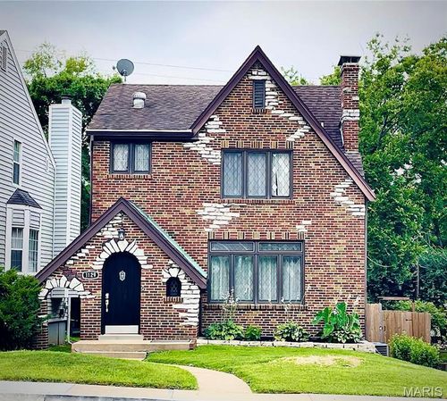 1129 Terrace Dr, Richmond Heights, MO, 63117-1334 | Card Image