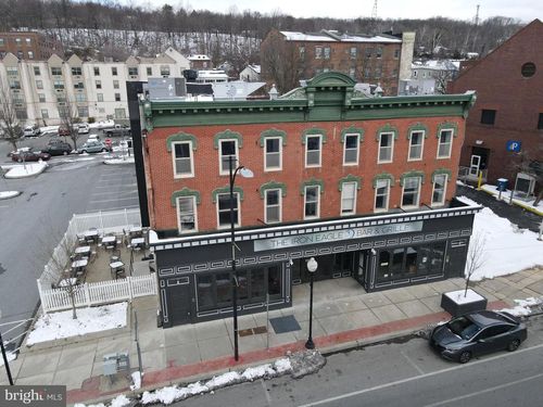 143 E Lincoln Hwy, COATESVILLE, PA, 19320-3405 | Card Image