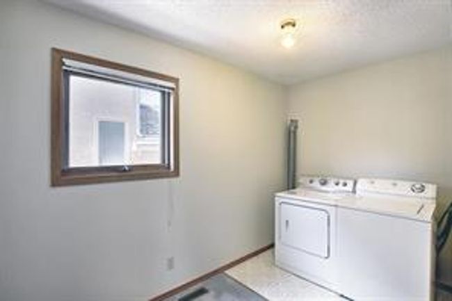 52 Shawnee Way Sw, House detached with 5 bedrooms, 3 bathrooms and 4 parking in Calgary AB | Image 13