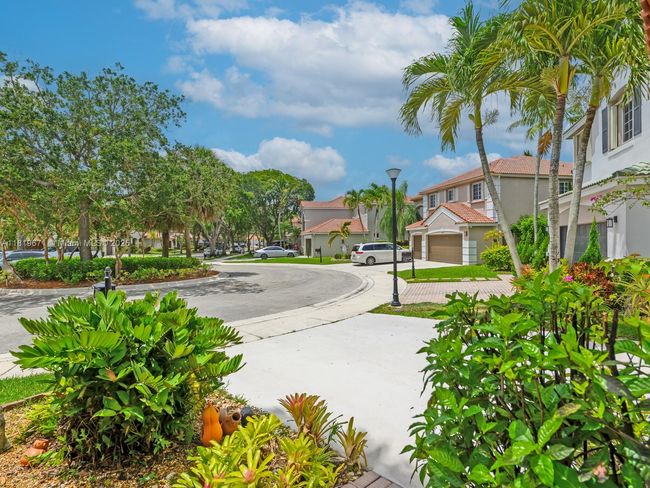4209 Pinewood Ln, House other with 5 bedrooms, 4 bathrooms and null parking in Weston FL | Image 7