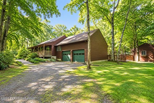 11 Apache Way, Jim Thorpe, PA, 18229-3715 | Card Image