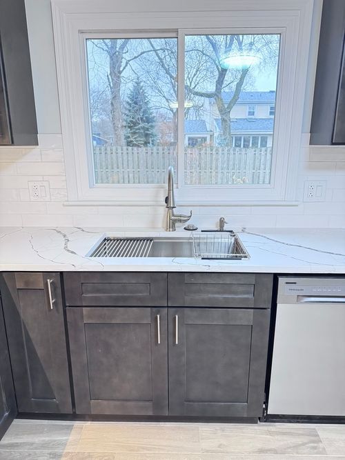 1705 Central Ave, Deerfield, IL, 60015-3940 | Card Image