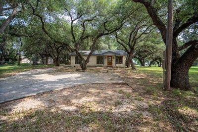 407 Pecan Creek Drive, House other with 3 bedrooms, 2 bathrooms and 6 parking in Horseshoe Bay TX | Image 2