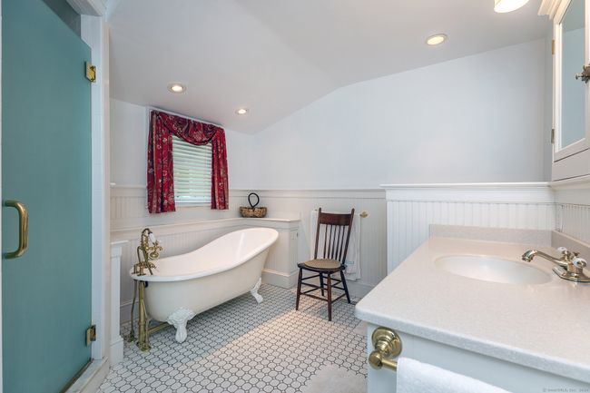 151 Flanders Rd, House other with 3 bedrooms, 3 bathrooms and null parking in Woodbury CT | Image 25