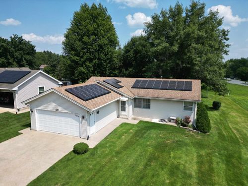 107 Queens Pl Se, Poplar Grove, IL, 61065-8810 | Card Image