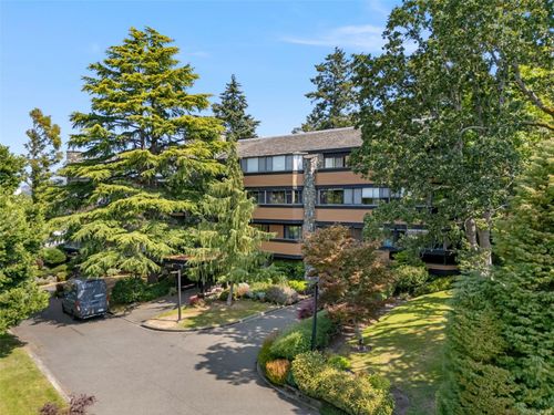 104-1106 Glenora Pl, Victoria, BC, V8P2C3 | Card Image