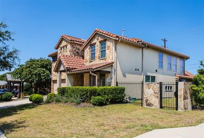 View of front facade with a front lawn | Image 2