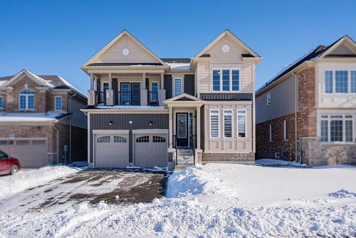 9218 White Oak Ave, Niagara Falls, ON, L2G3P6 | Card Image