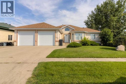 532 Watson Avenue S, Picture Butte, AB, T0K1V0 | Card Image