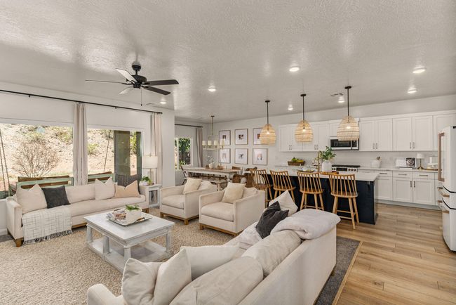 Living Room | Image 33