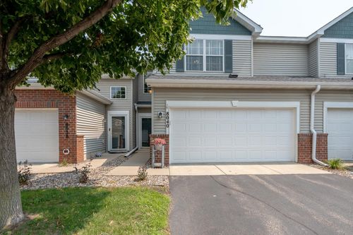 8040 Stratford Cir S, Shakopee, MN, 55379-3140 | Card Image
