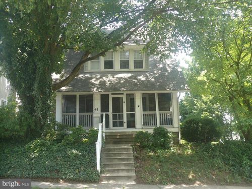 41 E Logan Ave, GLENOLDEN, PA, 19036-1809 | Card Image