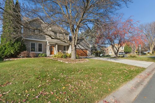 8632 Endicott Trl, Eden Prairie, MN, 55347-2206 | Card Image