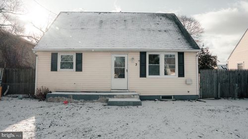 3 Parker Ave, Burlington, NJ, 08016-2105 | Card Image