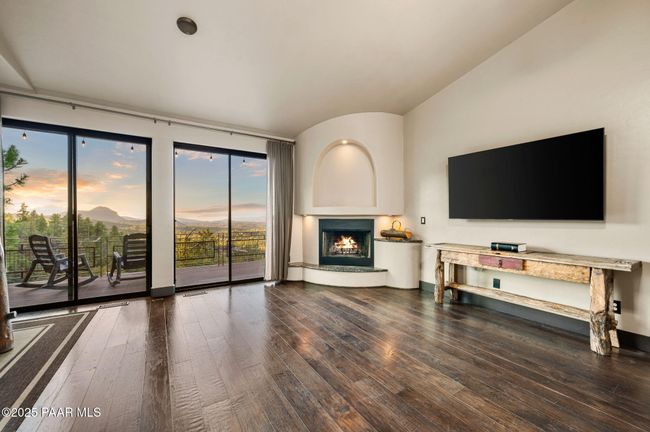Fireplace | Image 18