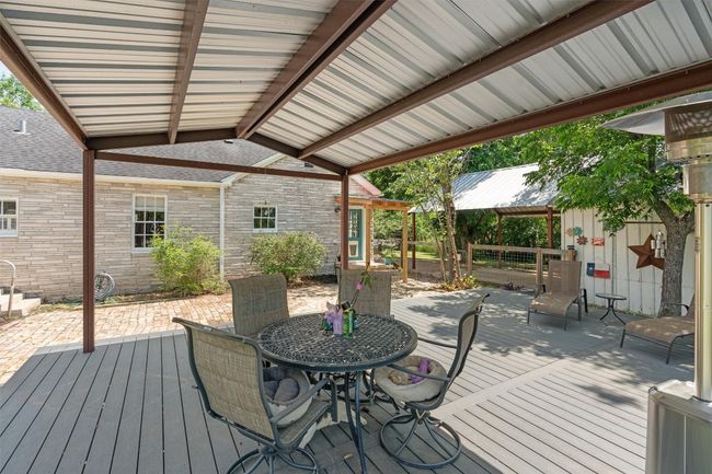 1922 W Lake Dr, House other with 3 bedrooms, 2 bathrooms and 6 parking in Taylor TX | Image 33