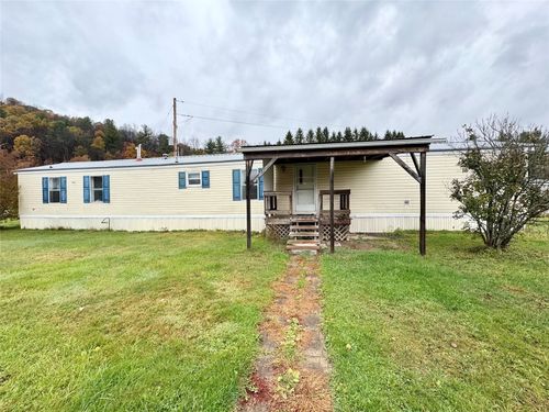 15 Carriage Dr, Youngsville, PA, 16371-9645 | Card Image