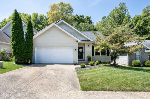 10400 Pinoak View Dr, Louisville, KY, 40299 | Card Image