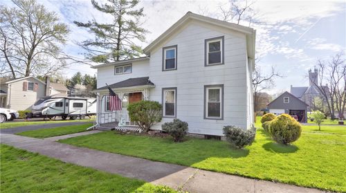 34 Chestnut St, Waterloo, NY, 13165-1017 | Card Image