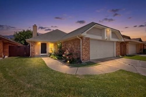 1157 Meadow Park Ln, Grand Prairie, TX, 75052-7463 | Card Image
