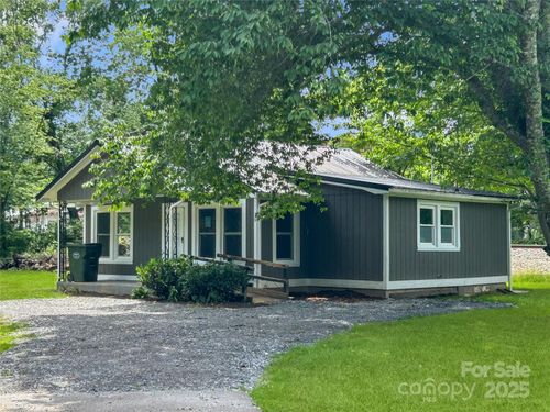 36 Graybark Ct, Waynesville, NC, 28786-1939 | Card Image