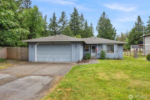 8405 319th St Nw, Stanwood, WA, 98292-5818 | Card Image