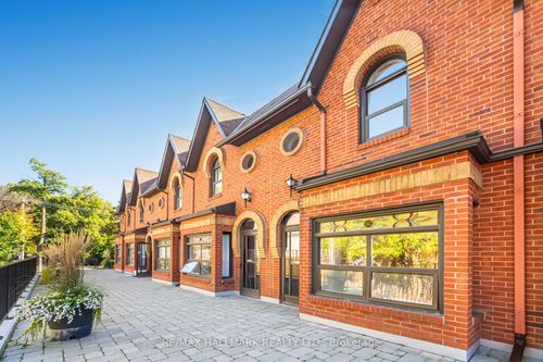 5-90 Kippendavie Ave, Toronto, ON, M4L3R5 | Card Image