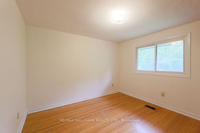 40 Claremore Ave, House other with 3 bedrooms, 2 bathrooms and 3 parking in Scarborough ON | Image 11