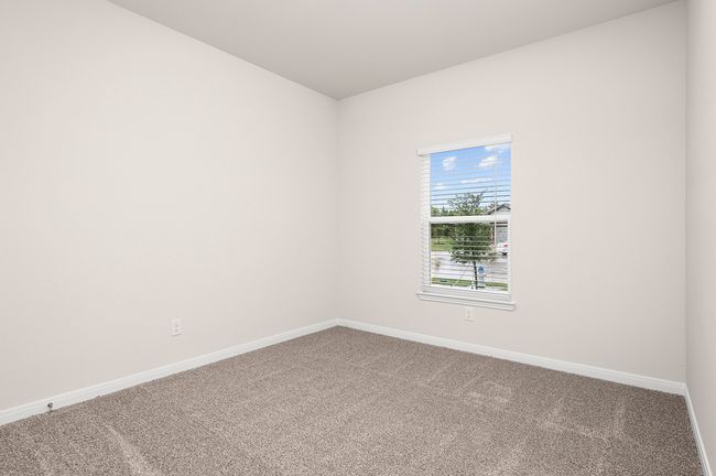Unfurnished room with carpet and baseboards | Image 7