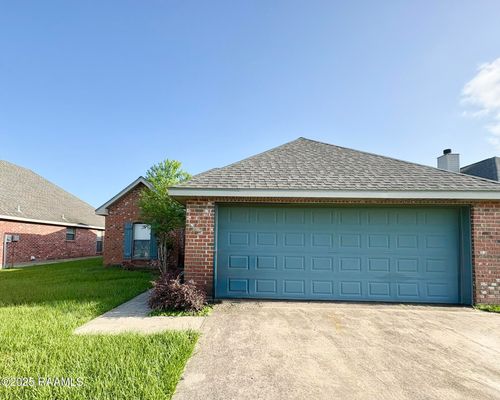 121 Troubadore Dr, Youngsville, LA, 70592-5783 | Card Image